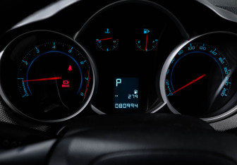 Подержанный автомобиль Chevrolet Cruze Hatchback 2013 года (11 фото)