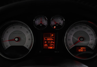 Подержанный автомобиль Peugeot 308 Hatchback 2008 года (11 фото)