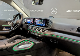 Подержанный автомобиль Mercedes-Benz GLE 2025 года (11 фото)