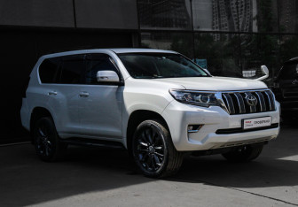 Подержанный автомобиль Toyota Land Cruiser Prado 2018 года (3 фото)