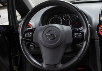Подержанный автомобиль Opel Corsa 2011 года (17 фото)