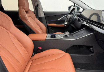 Подержанный автомобиль Omoda C5 2022 года (10 фото)