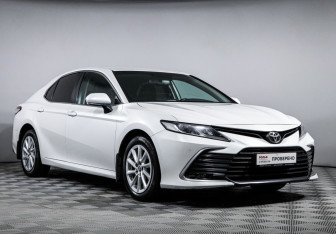Подержанный автомобиль Toyota Camry Sedan 2021 года (3 фото)