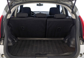 Подержанный автомобиль Nissan Juke 2014 года (10 фото)