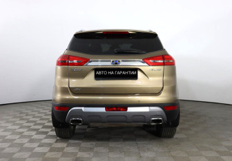 Подержанный автомобиль Geely Atlas 2020 года (4 фото)