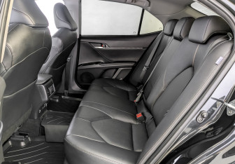 Подержанный автомобиль Toyota Camry Sedan 2022 года (12 фото)