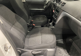 Подержанный автомобиль Skoda Yeti 2014 года (9 фото)