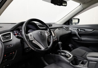 Подержанный автомобиль Nissan X-Trail 2018 года (15 фото)