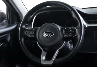 Подержанный автомобиль Kia Rio Hatchback 2020 года (12 фото)
