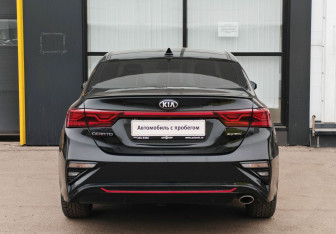 Подержанный автомобиль Kia Cerato Sedan 2020 года (5 фото)