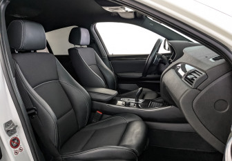 Подержанный автомобиль BMW X4 2015 года (24 фото)