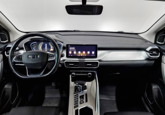 Подержанный автомобиль Geely Coolray 2023 года (13 фото)