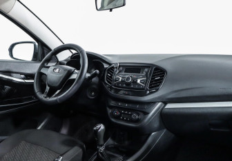 Подержанный автомобиль LADA (ВАЗ) Vesta Sedan 2016 года (7 фото)