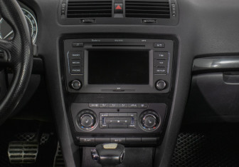 Подержанный автомобиль Skoda Octavia RS Liftback 2012 года (14 фото)