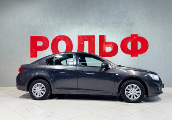 Подержанный автомобиль Chevrolet Cruze Sedan 2013 года (3 фото)