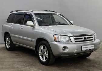 Подержанный автомобиль Toyota Highlander 2004 года (3 фото)