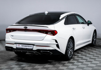 Подержанный автомобиль Kia K5 2021 года (5 фото)
