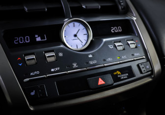 Подержанный автомобиль Lexus NX 2017 года (18 фото)