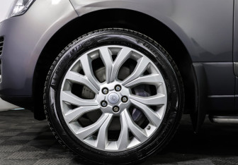 Подержанный автомобиль Land Rover Range Rover 2016 года (34 фото)