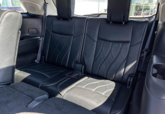 Подержанный автомобиль Infiniti QX60 2014 года (25 фото)