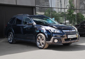 Подержанный автомобиль Subaru Outback Wagon 2014 года (3 фото)