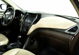 Подержанный автомобиль Hyundai Santa Fe 2016 года (7 фото)
