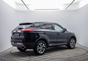 Подержанный автомобиль Geely Atlas 2018 года (5 фото)