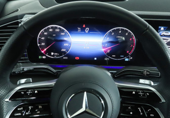 Подержанный автомобиль Mercedes-Benz GLE 2025 года (11 фото)