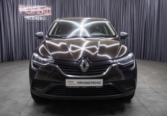Подержанный автомобиль Renault Arkana 2019 года (2 фото)