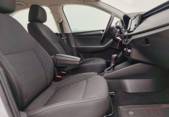 Подержанный автомобиль Skoda Rapid Liftback 2021 года (10 фото)