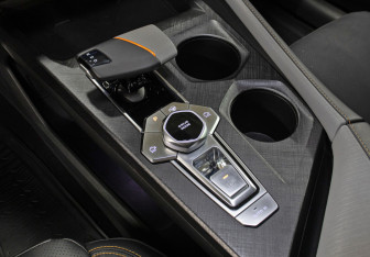 Подержанный автомобиль Changan UNI-V 2023 года (19 фото)