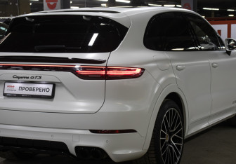 Подержанный автомобиль Porsche Cayenne 2021 года (31 фото)