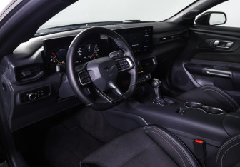 Подержанный автомобиль Ford Mustang Coupe 2023 года (15 фото)