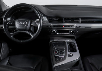 Подержанный автомобиль Audi Q7 2019 года (12 фото)