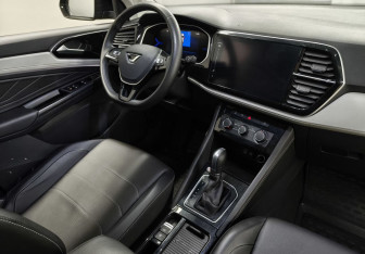 Подержанный автомобиль Jetta VS7 2023 года (11 фото)