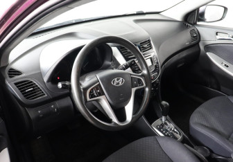 Подержанный автомобиль Hyundai Solaris Hatchback 2013 года (5 фото)