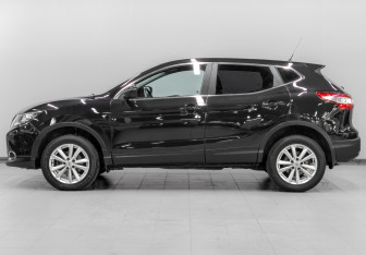 Подержанный автомобиль Nissan Qashqai 2014 года (8 фото)