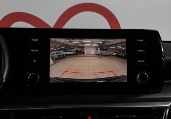 Подержанный автомобиль Kia K5 2021 года (14 фото)