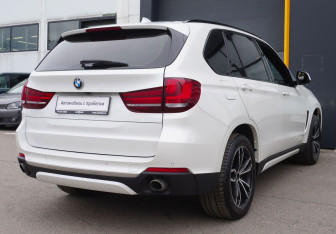 Подержанный автомобиль BMW X5 2016 года (5 фото)