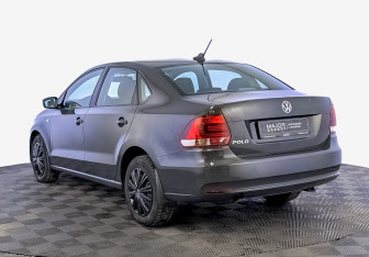 Подержанный автомобиль Volkswagen Polo Sedan 2017 года (7 фото)