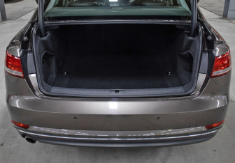 Подержанный автомобиль Audi A4 Sedan 2015 года (10 фото)