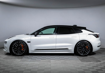 Подержанный автомобиль Zeekr 001 2023 года (8 фото)