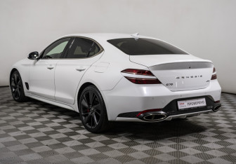 Подержанный автомобиль Genesis G70 2020 года (7 фото)