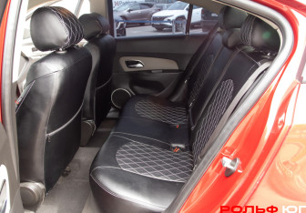 Подержанный автомобиль Chevrolet Cruze Sedan 2011 года (8 фото)