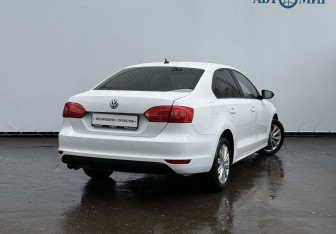 Подержанный автомобиль Volkswagen Jetta Sedan 2013 года (5 фото)