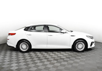 Подержанный автомобиль Kia Optima Sedan 2020 года (4 фото)
