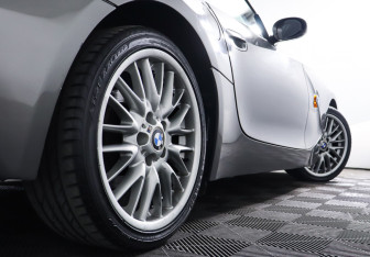 Подержанный автомобиль BMW Z4 Roadster 2004 года (50 фото)