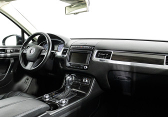 Подержанный автомобиль Volkswagen Touareg 2015 года (5 фото)