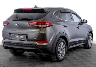 Подержанный автомобиль Hyundai Tucson 2016 года (5 фото)