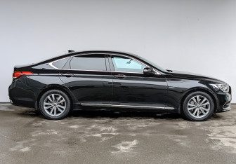 Подержанный автомобиль Genesis G80 2019 года (4 фото)